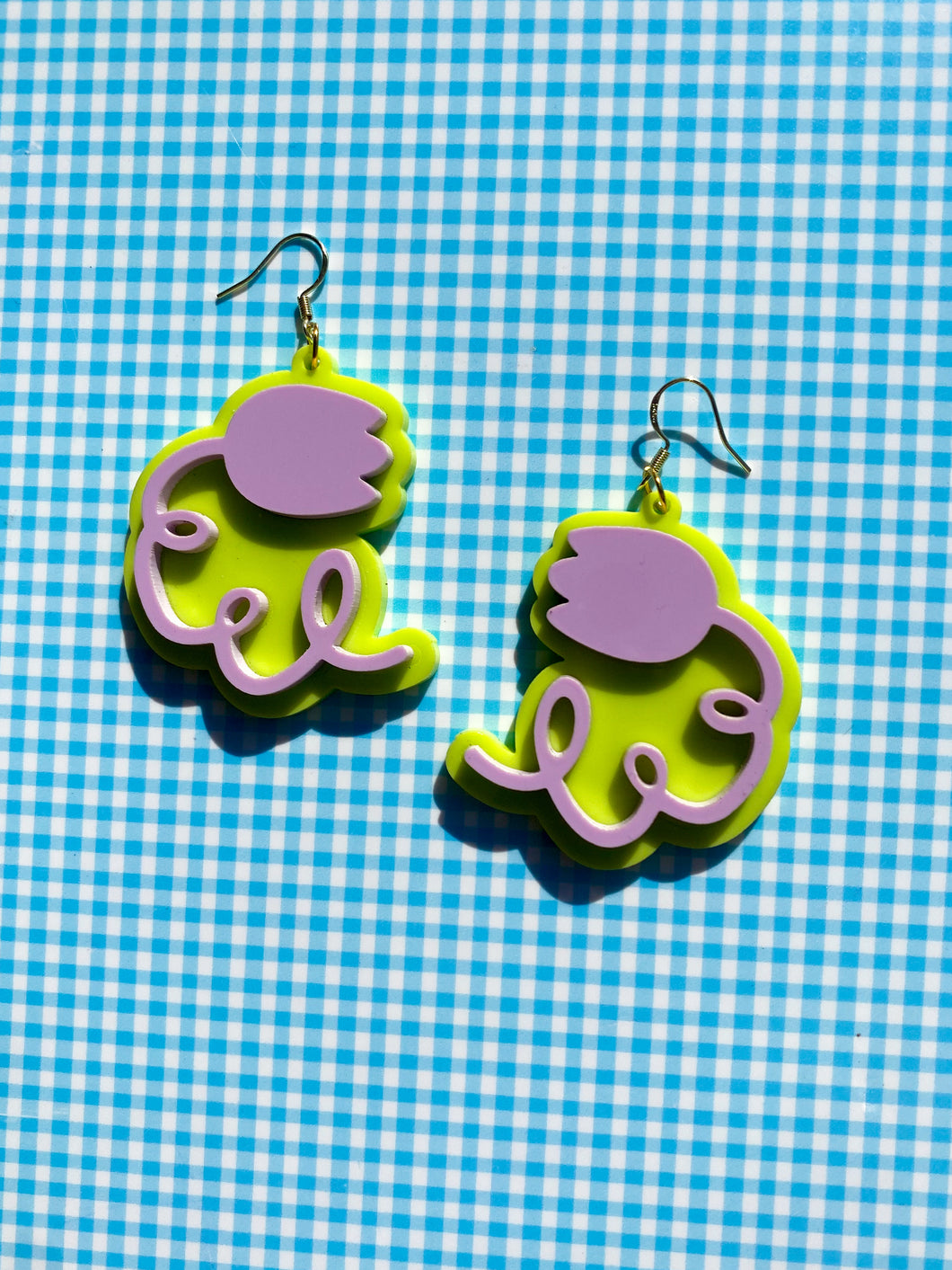 Tulip doodle earrings